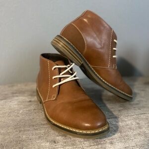 Arizona size 8 Tan dress shoes